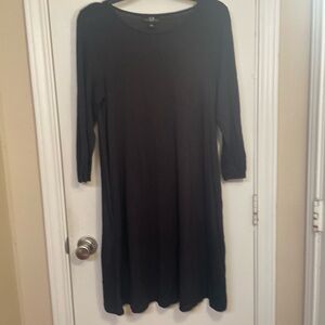 Elegant Black Dress With 3/4 Length Sleeves